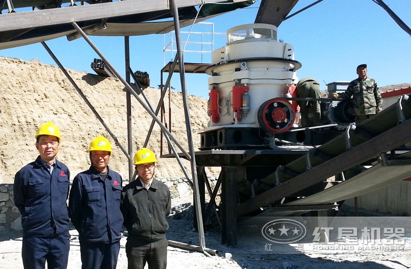 多缸液压圆锥破碎机现场