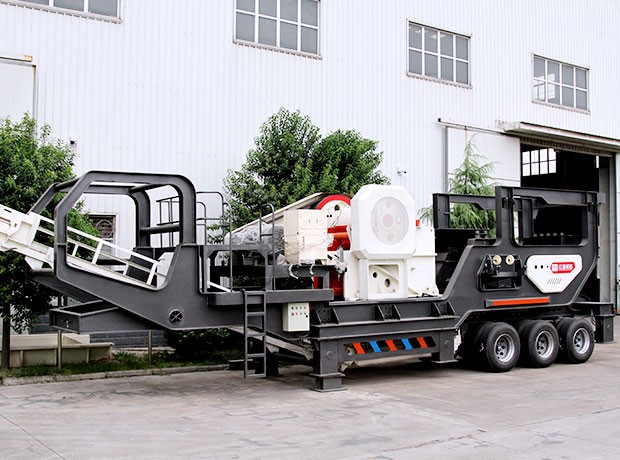 轮胎移动颚式破碎站