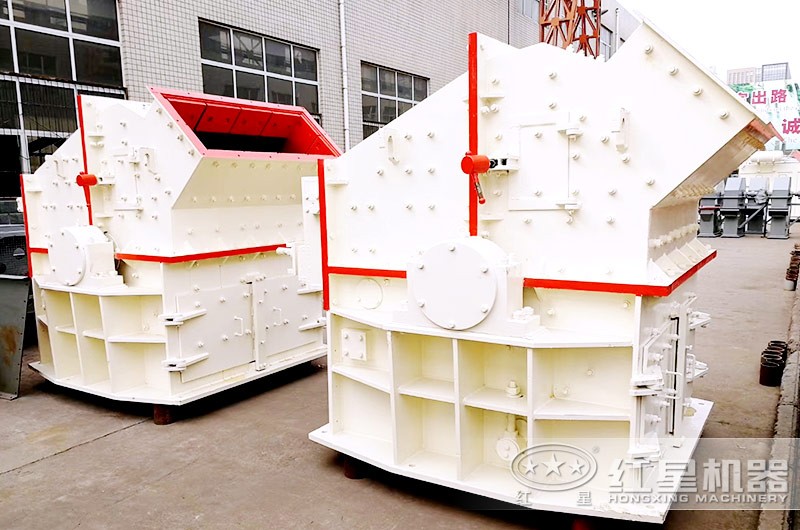 不同型号的细碎机